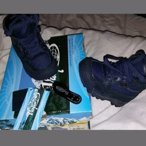 Vasquez boots toddler size 6